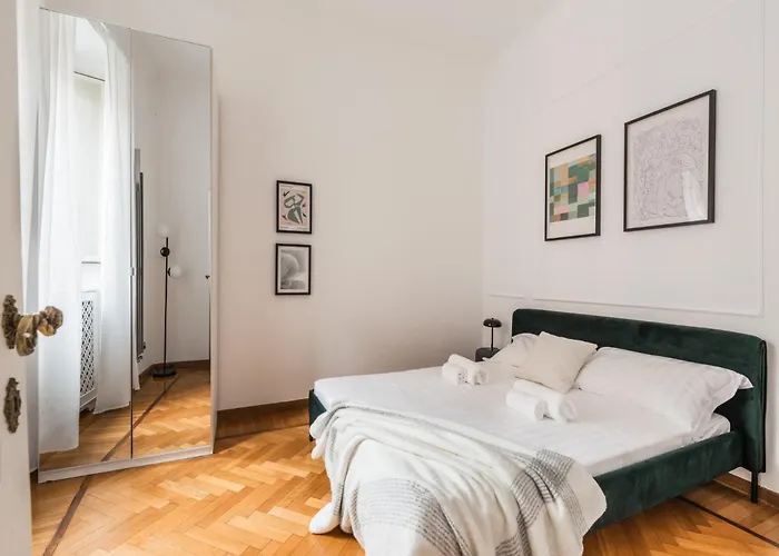 The Rent - Splendid Three-bedroom Near The Trevi Fountain