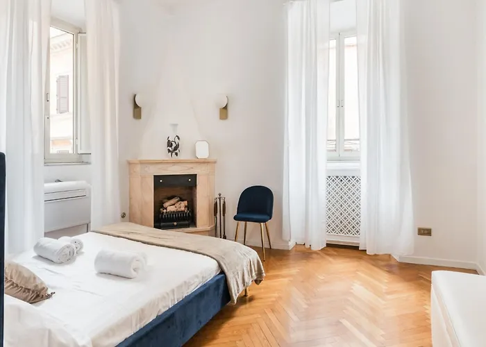 The Rent - Splendid Three-bedroom Near The Trevi Fountain