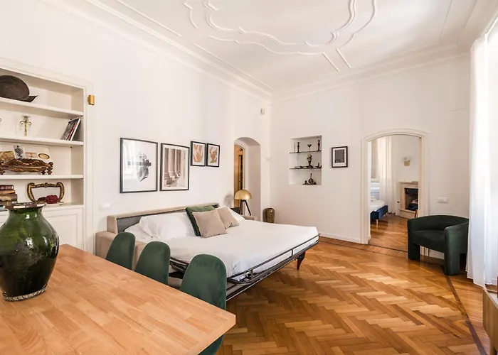 The Rent - Splendid Three-bedroom Near The Trevi Fountain רומא